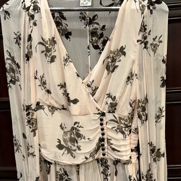 BAUM UND PFERDGARTEN Floral Peplum Blouse -NWOT - Picture 4 of 12